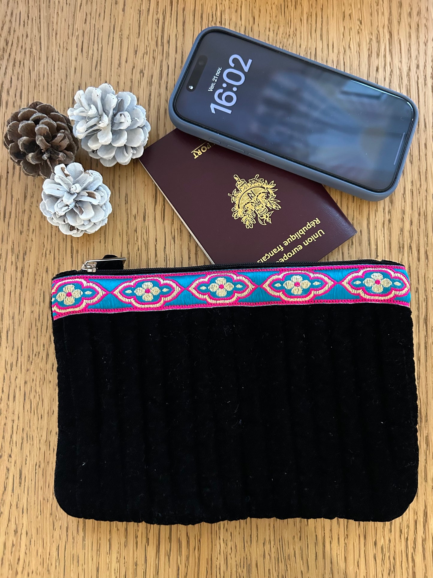 Pochette Plate Black Velvet