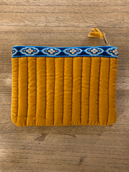 Pochette Plate Gold Velvet