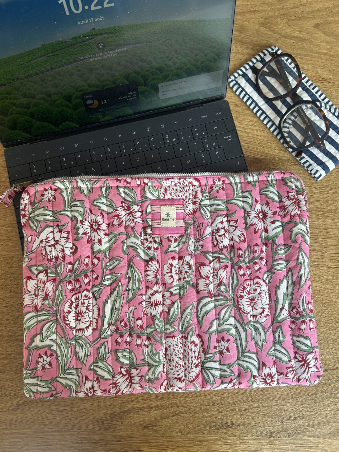 Pochette ordinateur matelassée à fleurs roses Bahâme