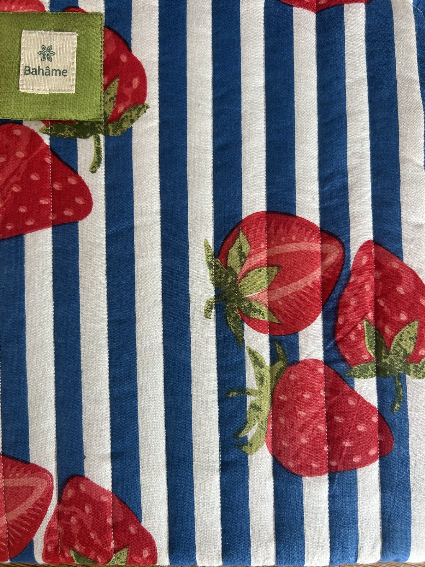 Pochette ordinateur matelassée motif fraise Bahâme