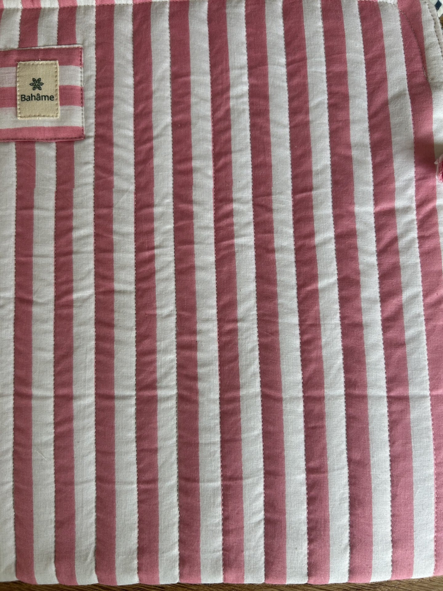 Pochette ordinateur matelassée rayée rose et blanc Bahâme